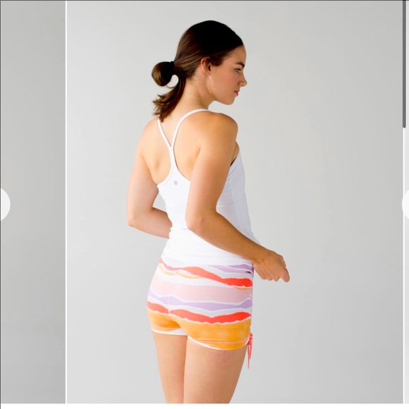 NWT Lululemon Liberty Shorts Bleacher Stripe White Iris Flower - Picture 3 of 9
